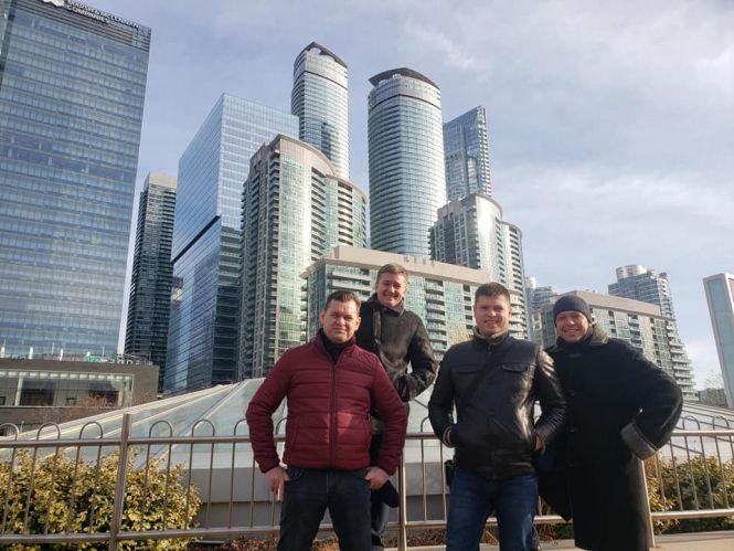 Новини Тернополя - фото з Як тернополяни заспівали коляду на Ніагарському водоспаді  та “Щедрик” на найвищій вежі Канади Як тернополяни заспівали коляду на Ніагарському водоспаді  та “Щедрик” на найвищій вежі Канади, фото №3 на сайті 20minut.ua