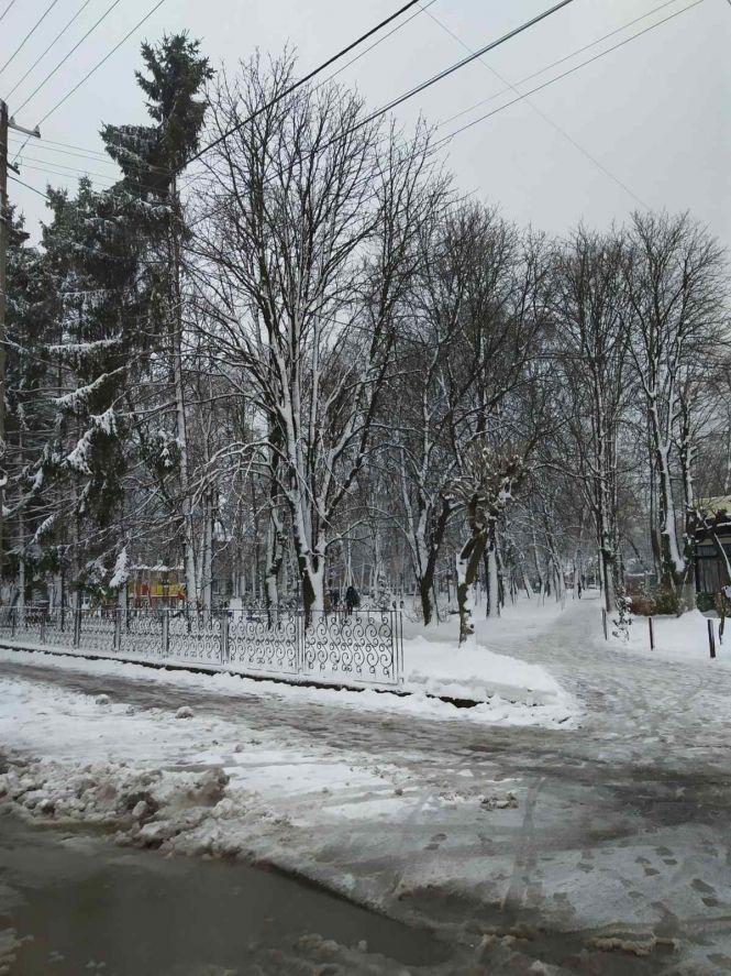 Фото дня: білий сніг, чорний дим, фото №5 на сайті 20minut.ua