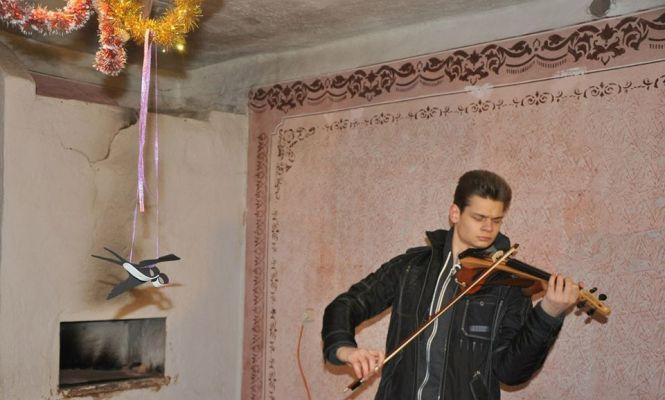Новини Вінниці - фото з «Щедрик» у Білому домі в Америці і… в руїнах у Шершнях. Будинок Леонтовича рятують чужі люди «Щедрик» у Білому домі в Америці і… в руїнах у Шершнях. Будинок Леонтовича рятують чужі люди, фото №8 на сайті 20minut.ua