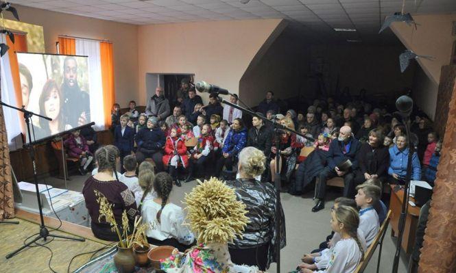 Новини Вінниці - фото з «Щедрик» у Білому домі в Америці і… в руїнах у Шершнях. Будинок Леонтовича рятують чужі люди «Щедрик» у Білому домі в Америці і… в руїнах у Шершнях. Будинок Леонтовича рятують чужі люди, фото №7 на сайті 20minut.ua