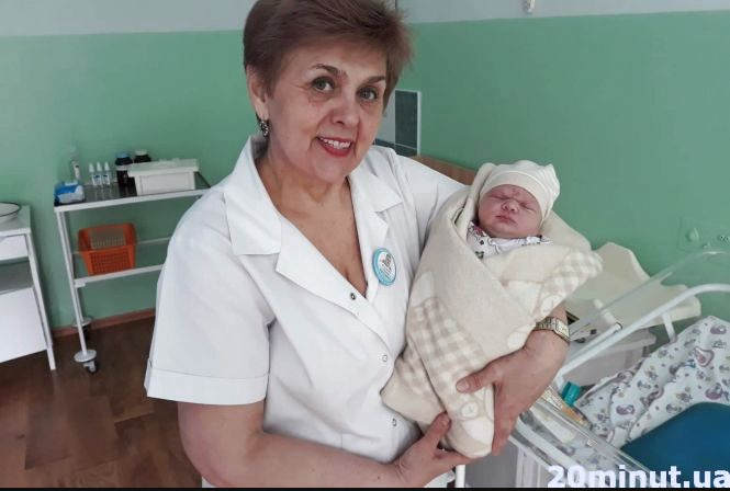 Новини Тернополя - фото з Сукні - за тисячу доларів та історія крихітки, яку залишила мама. ТОП-5 новин, що найбільше читали у 2019 Сукні - за тисячу доларів та історія крихітки, яку залишила мама. ТОП-5 новин, що найбільше читали у 2019, фото №2 на сайті 20minut.ua