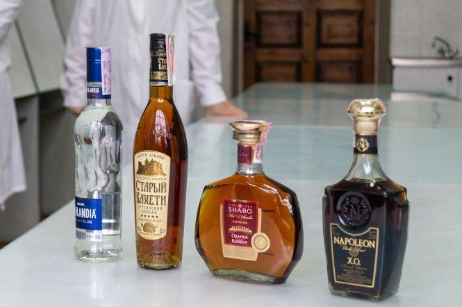 Новини Вінниці - фото з Випити і залишитись живим. Як обрати якісний алкоголь, розповідають експерти Випити і залишитись живим. Як обрати якісний алкоголь, розповідають експерти, фото №1 на сайті 20minut.ua