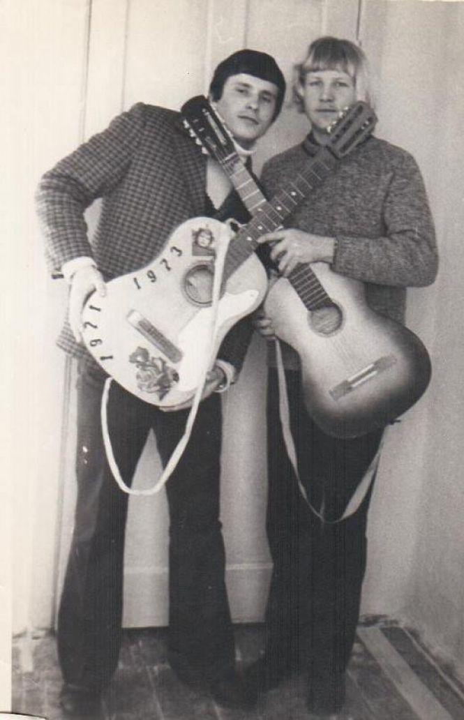 Новини Вінниці - фото з Етнічний росіянин записав «100 пісень для України». Грає навіть без двох пальців на руці Етнічний росіянин записав «100 пісень для України». Грає навіть без двох пальців на руці, фото №5 на сайті 20minut.ua