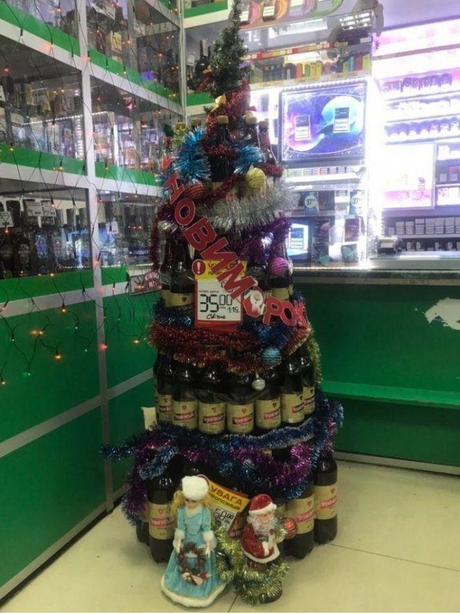 Новини Вінниці - фото з Зі скла, алкоголю і картоплі. Знайшли найкреативніші вінницькі ялинки Зі скла, алкоголю і картоплі. Знайшли найкреативніші вінницькі ялинки, фото №1 на сайті 20minut.ua