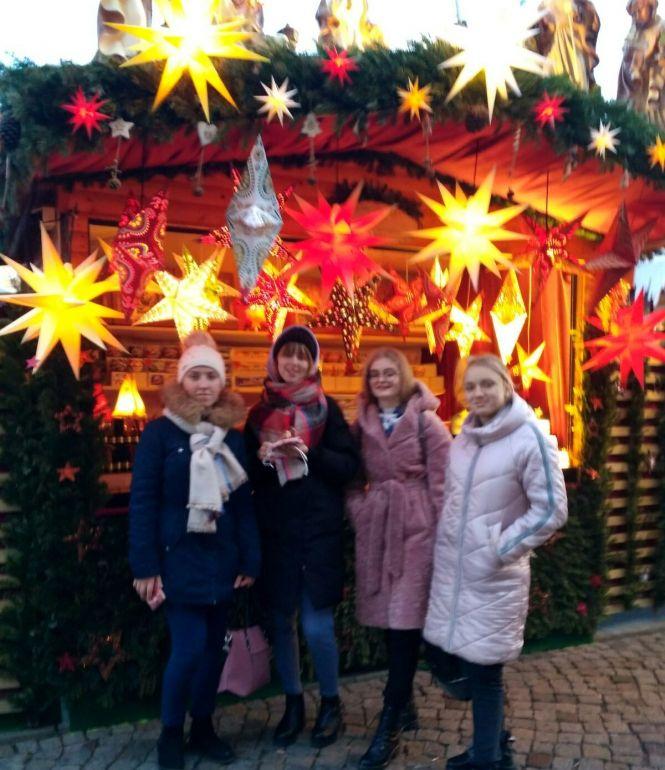 Новини Вінниці - фото з Новорічна Європа очима вінничан. Чому головну ялинку Парижа не видно з висоти Ейфелевої вежі? Новорічна Європа очима вінничан. Чому головну ялинку Парижа не видно з висоти Ейфелевої вежі?, фото №9 на сайті 20minut.ua