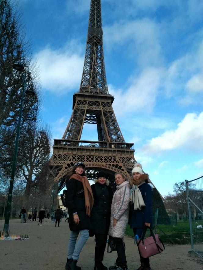 Новини Вінниці - фото з Новорічна Європа очима вінничан. Чому головну ялинку Парижа не видно з висоти Ейфелевої вежі? Новорічна Європа очима вінничан. Чому головну ялинку Парижа не видно з висоти Ейфелевої вежі?, фото №7 на сайті 20minut.ua