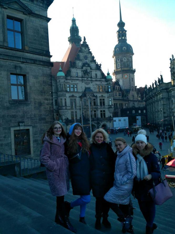 Новини Вінниці - фото з Новорічна Європа очима вінничан. Чому головну ялинку Парижа не видно з висоти Ейфелевої вежі? Новорічна Європа очима вінничан. Чому головну ялинку Парижа не видно з висоти Ейфелевої вежі?, фото №1 на сайті 20minut.ua