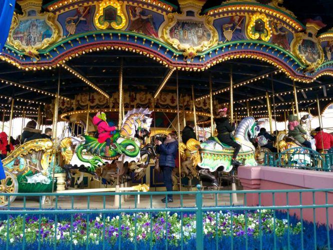 Новини Вінниці - фото з Новорічна Європа очима вінничан. Чому головну ялинку Парижа не видно з висоти Ейфелевої вежі? Новорічна Європа очима вінничан. Чому головну ялинку Парижа не видно з висоти Ейфелевої вежі?, фото №10 на сайті 20minut.ua