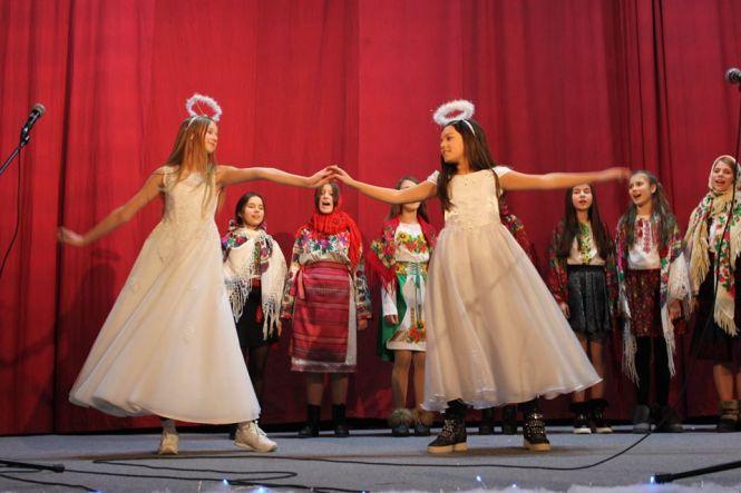 Новини Тернополя - фото з “Нехай коляди лунають у кожній хаті”: як запросити додому вертеп від пластунок “Нехай коляди лунають у кожній хаті”: як запросити додому вертеп від пластунок, фото №2 на сайті 20minut.ua