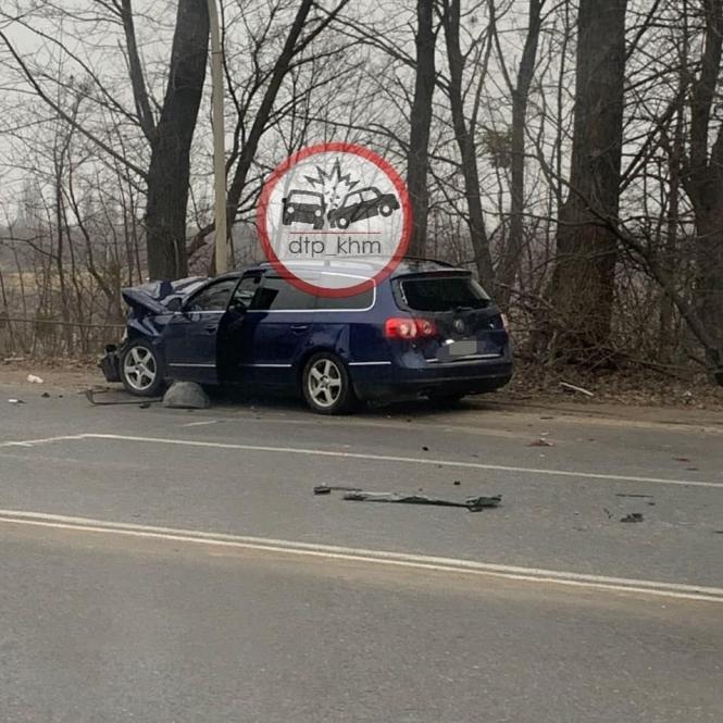 На изображении может находиться: автомобиль и на улице