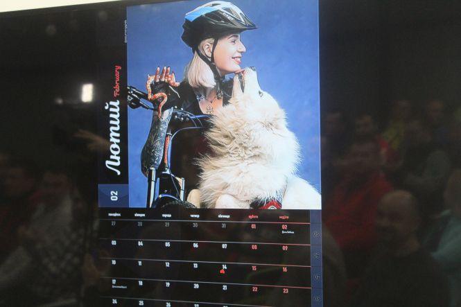 Новини Вінниці - фото з Коти та собаки на «залізних конях»: презентували велокалендар на 2020 рік Коти та собаки на «залізних конях»: презентували велокалендар на 2020 рік, фото №3 на сайті 20minut.ua