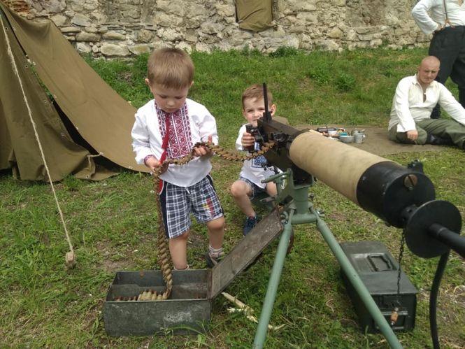 Новини Тернополя - фото з «Ми жили війною ще з юнацтва»: спогади друзів про пластуна Миколу Муравського, який спочив з Богом «Ми жили війною ще з юнацтва»: спогади друзів про пластуна Миколу Муравського, який спочив з Богом, фото №2 на сайті 20minut.ua