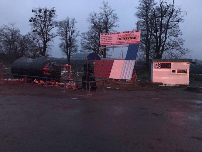 За добу у Вінниці знесли три нелегальні АЗС. Скільки по області?, фото №2 на сайті 20minut.ua