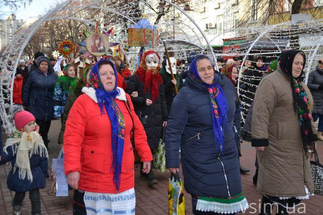 З піснями та «козою»: у Хмельницькому пройшов парад вертепів (ФОТО, ВІДЕО), фото №4 на сайті vsim.ua