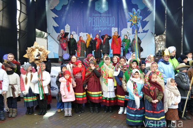 З піснями та «козою»: у Хмельницькому пройшов парад вертепів (ФОТО, ВІДЕО), фото №15 на сайті vsim.ua