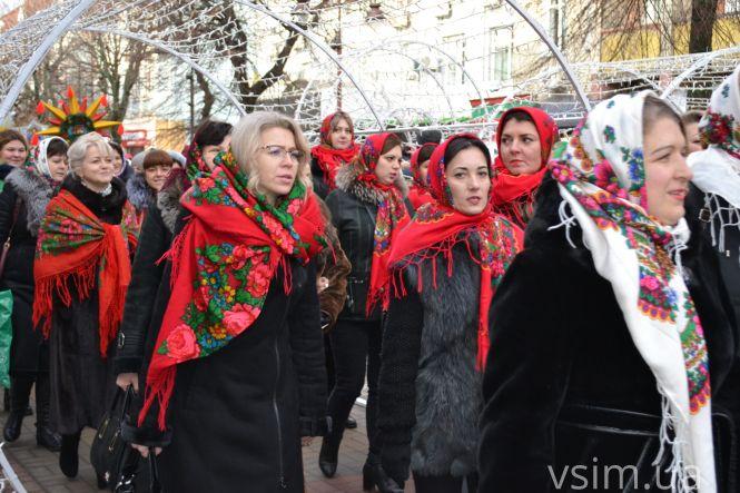 З піснями та «козою»: у Хмельницькому пройшов парад вертепів (ФОТО, ВІДЕО), фото №6 на сайті vsim.ua