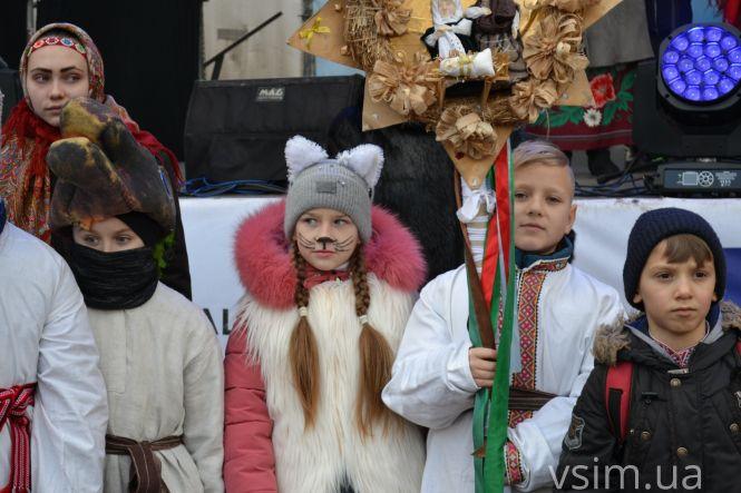 З піснями та «козою»: у Хмельницькому пройшов парад вертепів (ФОТО, ВІДЕО), фото №14 на сайті vsim.ua