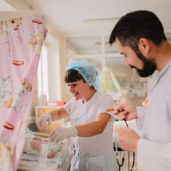 Новини Вінниці - фото з «Пишуть історію хвороби з малюками на руках»: зворушливо про роботу дитячих реаніматологів «Пишуть історію хвороби з малюками на руках»: зворушливо про роботу дитячих реаніматологів, фото №4 на сайті 20minut.ua