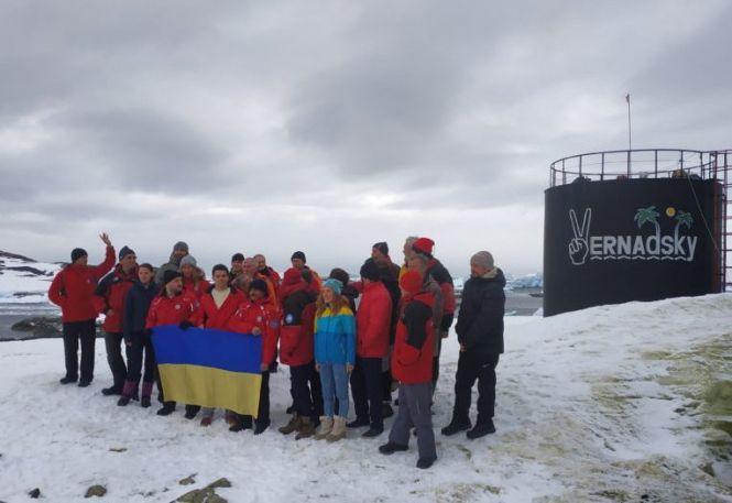 Новини Вінниці - фото з Вінничанин пройшов на яхті протоку між двома океанами. Скільки коштує подорож в Антарктиду? Вінничанин пройшов на яхті протоку між двома океанами. Скільки коштує подорож в Антарктиду?, фото №7 на сайті 20minut.ua