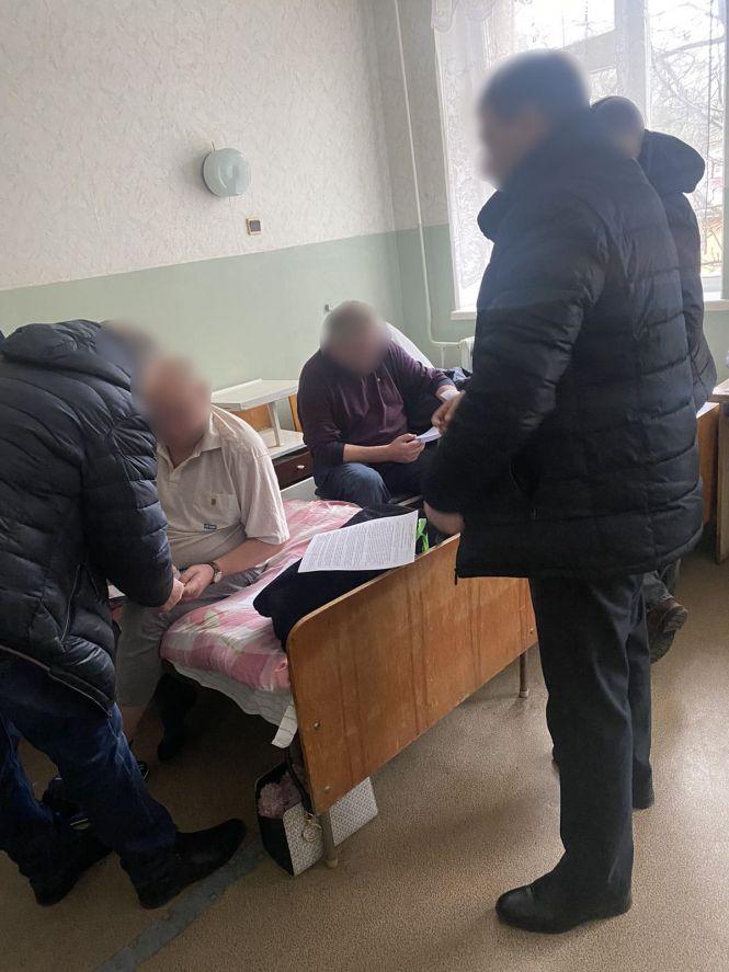 Затримали адвоката, якого підозрюють у передачі хабаря поліцейському, фото №3 на сайті 20minut.ua