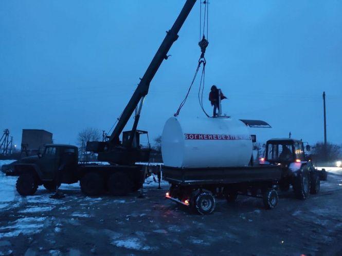 Три десятки нелегальних АЗС "накрили" на Хмельниччині (ФОТО), фото №3 на сайті vsim.ua