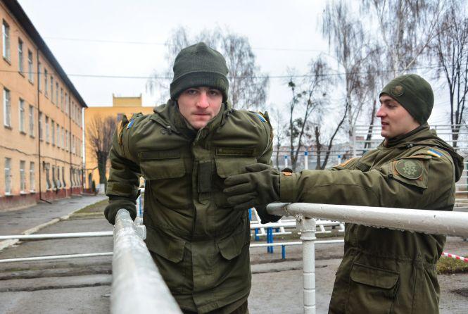 Новини Вінниці - фото з Близнюки-гвардійці: «Розіграші про те, хто з нас Андрій, а хто Віталій, залишили на гражданці» Близнюки-гвардійці: «Розіграші про те, хто з нас Андрій, а хто Віталій, залишили на гражданці», фото №2 на сайті 20minut.ua