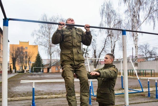 Новини Вінниці - фото з Близнюки-гвардійці: «Розіграші про те, хто з нас Андрій, а хто Віталій, залишили на гражданці» Близнюки-гвардійці: «Розіграші про те, хто з нас Андрій, а хто Віталій, залишили на гражданці», фото №3 на сайті 20minut.ua
