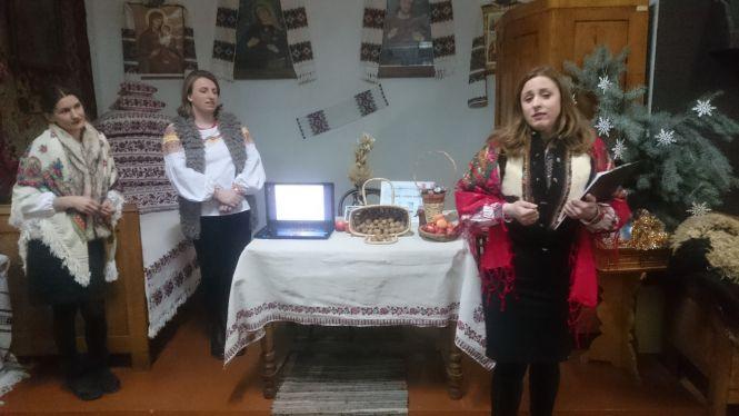 Новини Тернополя - фото з Як у Тернопільському обласному краєзнавчому музеї «Від свята до свята» мандрували Як у Тернопільському обласному краєзнавчому музеї «Від свята до свята» мандрували, фото №9 на сайті 20minut.ua