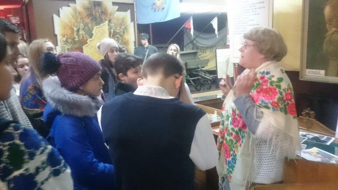 Новини Тернополя - фото з Як у Тернопільському обласному краєзнавчому музеї «Від свята до свята» мандрували Як у Тернопільському обласному краєзнавчому музеї «Від свята до свята» мандрували, фото №7 на сайті 20minut.ua