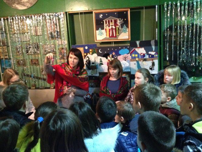 Новини Тернополя - фото з Як у Тернопільському обласному краєзнавчому музеї «Від свята до свята» мандрували Як у Тернопільському обласному краєзнавчому музеї «Від свята до свята» мандрували, фото №6 на сайті 20minut.ua