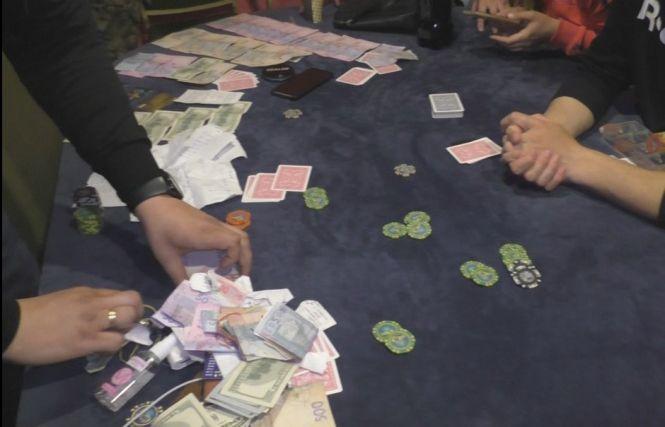 Новини Вінниці - фото з Покер у Вінниці: трьом організаторам підпільного грального закладу оголосили підозру Покер у Вінниці: трьом організаторам підпільного грального закладу оголосили підозру, фото №3 на сайті 20minut.ua