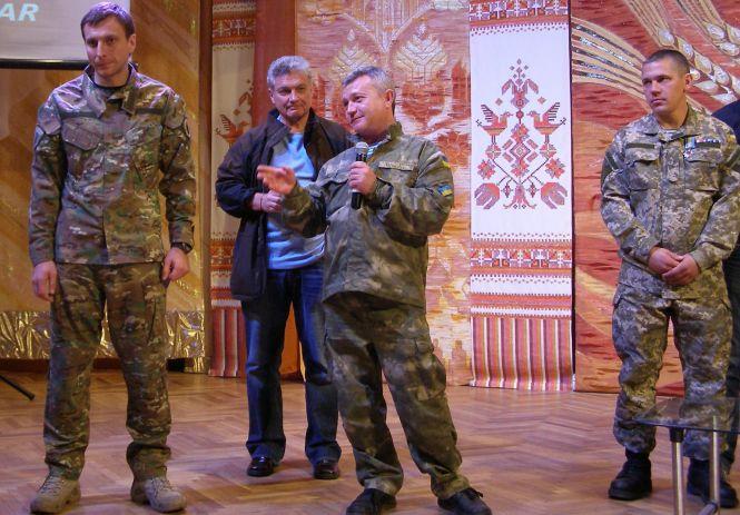 Новини Вінниці - фото з Зеленський звільнив з посади кіборга на прізвисько «стальна голова». Історія бійця, що вижив Зеленський звільнив з посади кіборга на прізвисько «стальна голова». Історія бійця, що вижив, фото №4 на сайті 20minut.ua