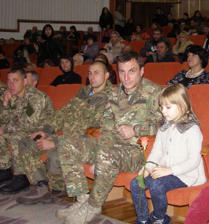 Новини Вінниці - фото з Зеленський звільнив з посади кіборга на прізвисько «стальна голова». Історія бійця, що вижив Зеленський звільнив з посади кіборга на прізвисько «стальна голова». Історія бійця, що вижив, фото №6 на сайті 20minut.ua