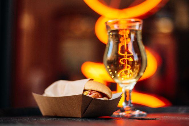 Новини Хмельницького - фото з 1 euro bar "Білий Налив" у Хмельницькому: на відкритті пригощатимуть сидром та хот-догами (Новини компаній) 1 euro bar "Білий Налив" у Хмельницькому: на відкритті пригощатимуть сидром та хот-догами (Новини компаній), фото №2 на сайті vsim.ua