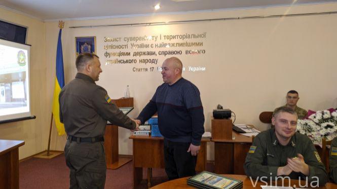 Новини Хмельницького - фото з “Понад 20 років по гуртожитках”: п'ятеро прикордонників із Хмельницького отримали гроші на житло “Понад 20 років по гуртожитках”: п'ятеро прикордонників із Хмельницького отримали гроші на житло, фото №3 на сайті vsim.ua