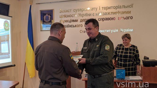 Новини Хмельницького - фото з “Понад 20 років по гуртожитках”: п'ятеро прикордонників із Хмельницького отримали гроші на житло “Понад 20 років по гуртожитках”: п'ятеро прикордонників із Хмельницького отримали гроші на житло, фото №6 на сайті vsim.ua