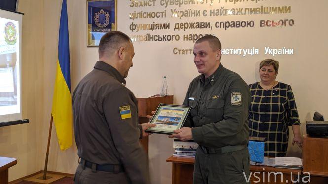 Новини Хмельницького - фото з “Понад 20 років по гуртожитках”: п'ятеро прикордонників із Хмельницького отримали гроші на житло “Понад 20 років по гуртожитках”: п'ятеро прикордонників із Хмельницького отримали гроші на житло, фото №4 на сайті vsim.ua