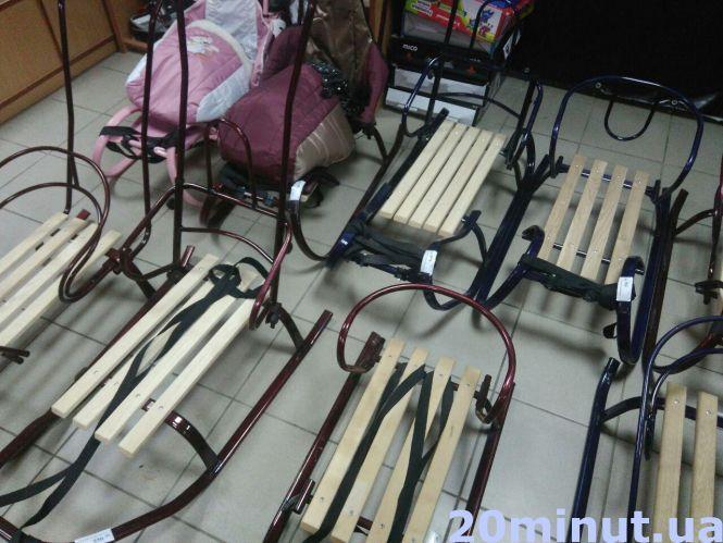 Новини Тернополя - фото з Санки, ледяники чи сноутюби: що можна купити в Тернополі та за скільки Санки, ледяники чи сноутюби: що можна купити в Тернополі та за скільки, фото №1 на сайті 20minut.ua