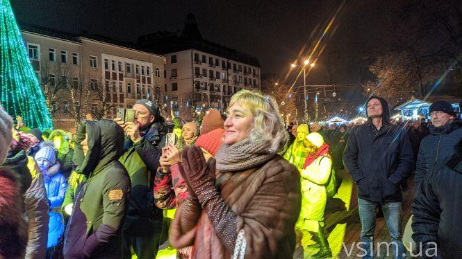 Новини Хмельницького - фото з У Хмельницькому закривали різдвяний ярмарок під нову пісню про місто (ФОТО, ВІДЕО) У Хмельницькому закривали різдвяний ярмарок під нову пісню про місто (ФОТО, ВІДЕО), фото №17 на сайті vsim.ua