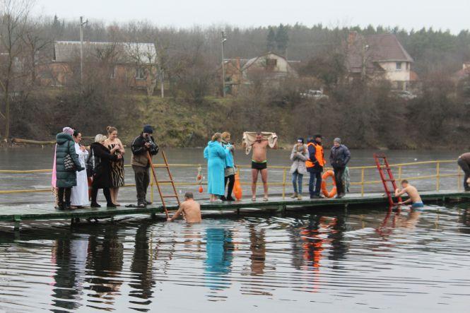 «Намочіть його сильніше, а то він так боїться!» Як пройшло Водохреще для тих, хто вперше, фото №9 на сайті 20minut.ua