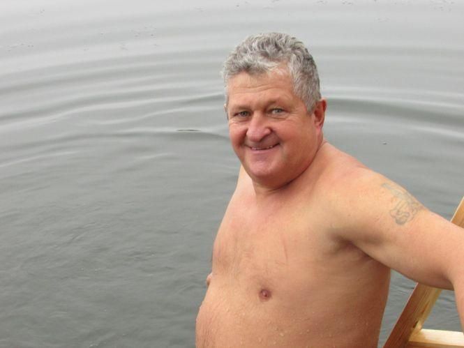 Купалися та фотографувалися: як у Козятині пірнали в ополонку (Фоторепортаж), фото №18 на сайті 20minut.ua