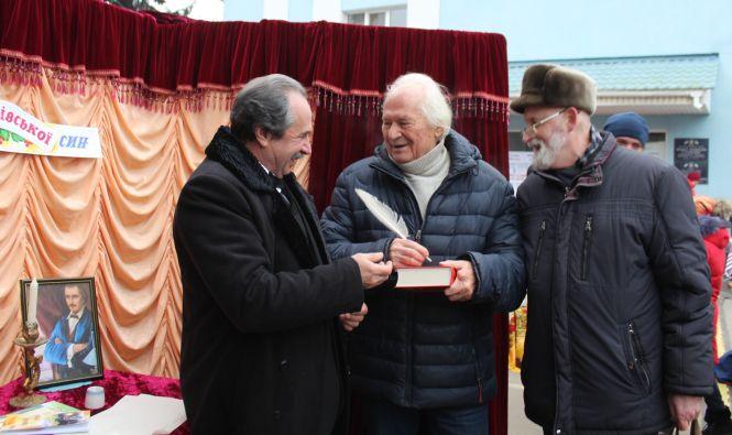 Новини Вінниці - фото з Три місяці не стригся, щоб бути схожим на Руданського. Про свято гумору і сатири у сумний день Три місяці не стригся, щоб бути схожим на Руданського. Про свято гумору і сатири у сумний день, фото №8 на сайті 20minut.ua