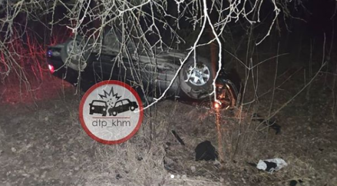 Новини Хмельницького - фото з ДТП під Хмельницьким: BMW злетіла з дороги та перекинулася (ФОТО) ДТП під Хмельницьким: BMW злетіла з дороги та перекинулася (ФОТО), фото №1 на сайті vsim.ua