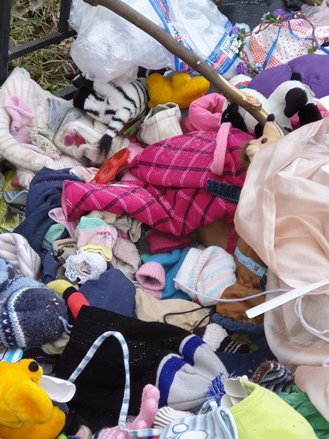 Новини Вінниці - фото з Іграшки на смітнику біля дитбудинку «Малятко». Як пояснило це керівництво закладу Іграшки на смітнику біля дитбудинку «Малятко». Як пояснило це керівництво закладу, фото №3 на сайті 20minut.ua