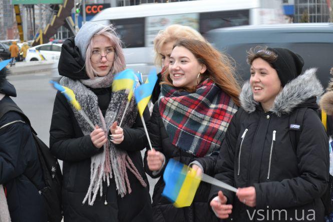 Хмельницькі школярі з’єднали береги Південного Бугу «живим ланцюгом» (ФОТО, ВІДЕО), фото №3 на сайті vsim.ua
