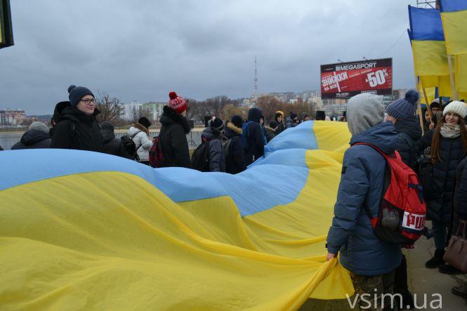Хмельницькі школярі з’єднали береги Південного Бугу «живим ланцюгом» (ФОТО, ВІДЕО), фото №15 на сайті vsim.ua