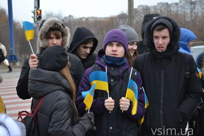 Хмельницькі школярі з’єднали береги Південного Бугу «живим ланцюгом» (ФОТО, ВІДЕО), фото №5 на сайті vsim.ua
