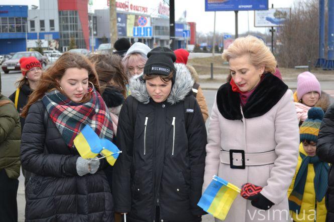 Хмельницькі школярі з’єднали береги Південного Бугу «живим ланцюгом» (ФОТО, ВІДЕО), фото №10 на сайті vsim.ua