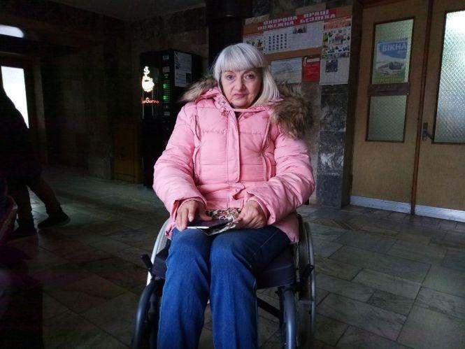 Без грошей і даху над головою - прикута до візочку Олена Колосова благає про допомогу, фото №2 на сайті 20minut.ua