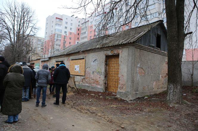 В Виннице жители многоэтажек по Пирогова не дают построить во дворе офисный центр (Фото) 2 95ba843d17935d8916c0e127a54b083c2dc04297